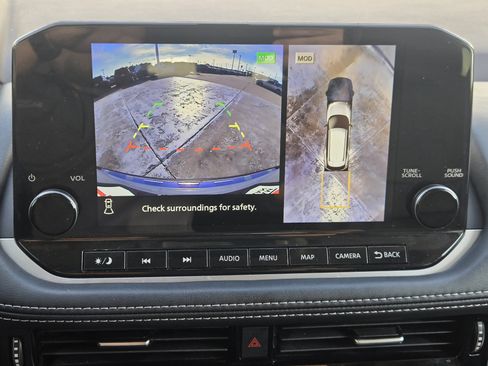 Used 2023 Nissan Rogue SL w/ SL Premium Package image 19