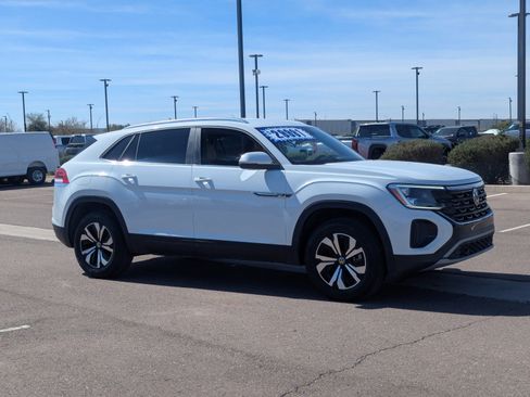 Used 2024 Volkswagen Atlas Cross Sport SE image 7