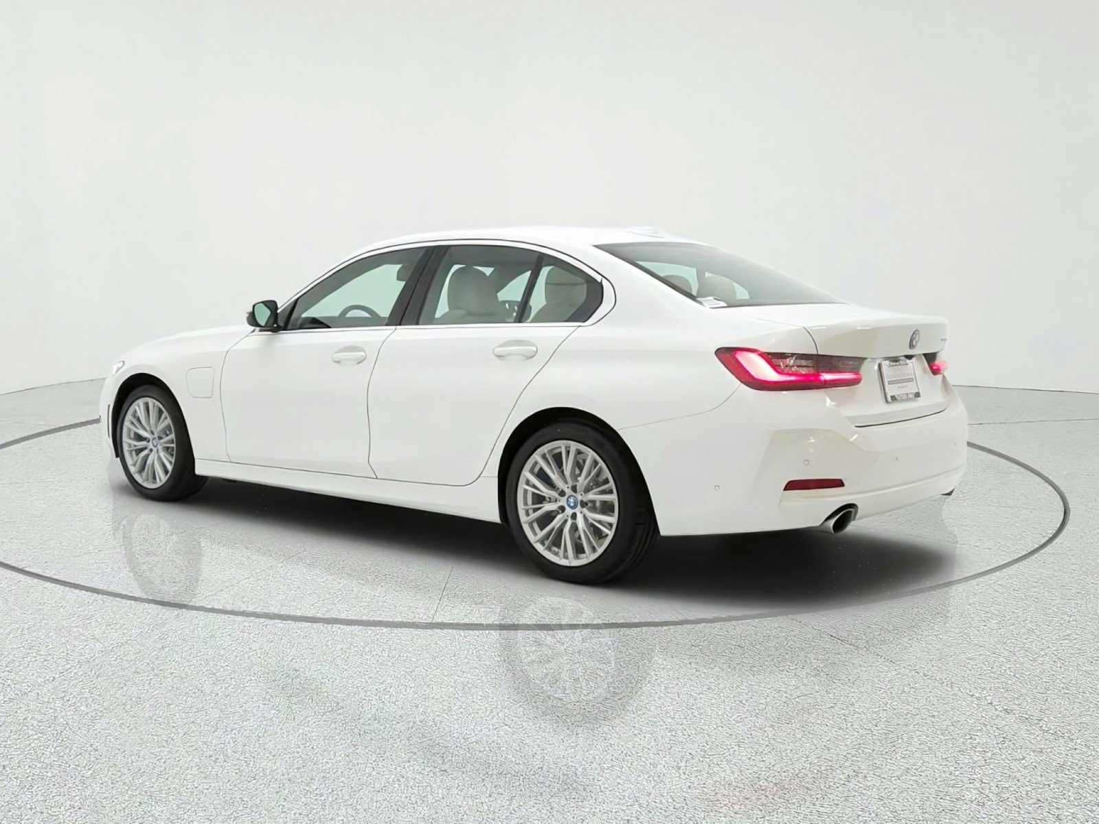 Used 2024 BMW 330e w/ Premium Package RWD image 7