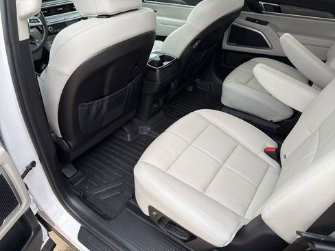 Used 2022 Kia Telluride EX w/ EX Premium Package image 13