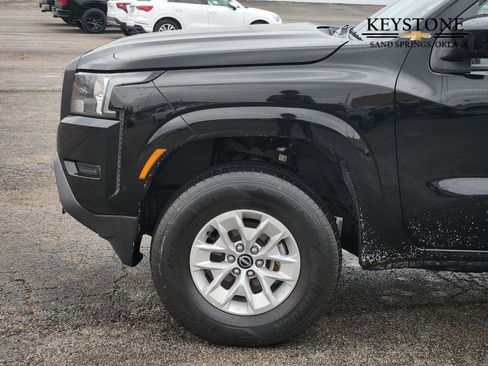 Used 2024 Nissan Frontier SV image 8