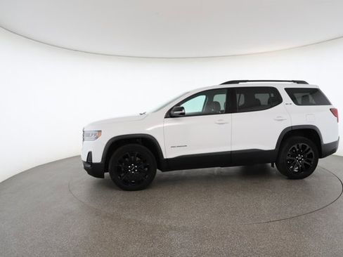 Used 2023 GMC Acadia SLE w/ Driver Convenience Package image 5