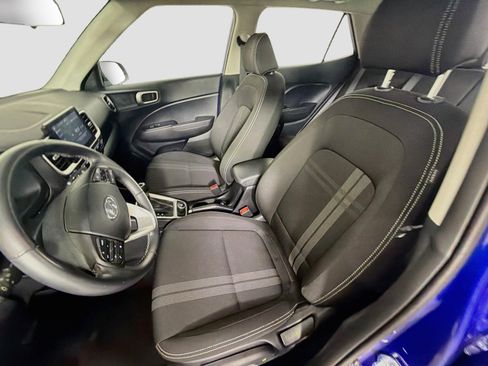 Used 2025 Hyundai Venue SEL FWD image 13