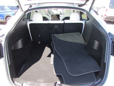 Used 2021 Tesla Model Y Long Range AWD/4WD image 29