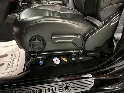 Used 2021 Jeep Wrangler Unlimited Rubicon w/ Xtreme Recon 35" Tire Package image 13