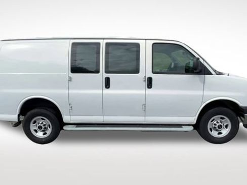 Used 2021 GMC Savana 2500 w/ Driver Convenience Package RWD image 9