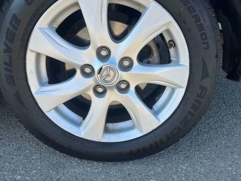 Used 2010 MAZDA MAZDA3 i Touring image 9