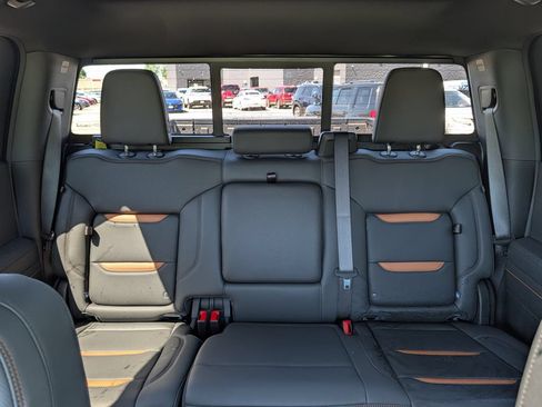 New 2026 GMC Sierra 1500 AT4 w/ AT4 Premium Package AWD/4WD image 13