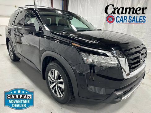 Used 2024 Nissan Pathfinder SL AWD/4WD image 1