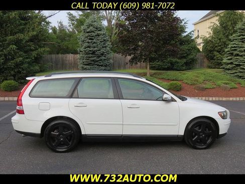 Used 2007 Volvo V50 T5 image 4