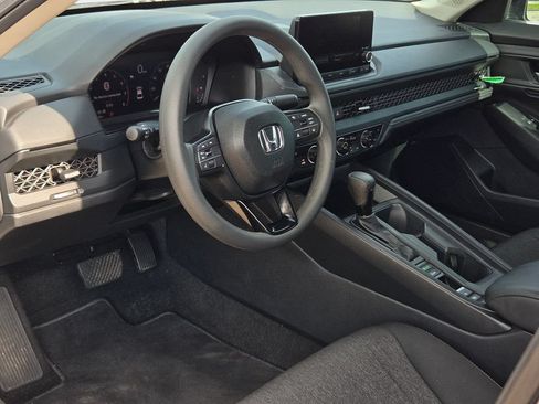 Used 2025 Honda Accord SE image 31