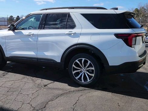 New 2025 Ford Explorer ST-Line image 3