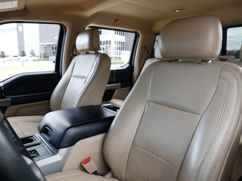 Used 2017 Ford F150 Lariat w/ Equipment Group 501A Mid image 9