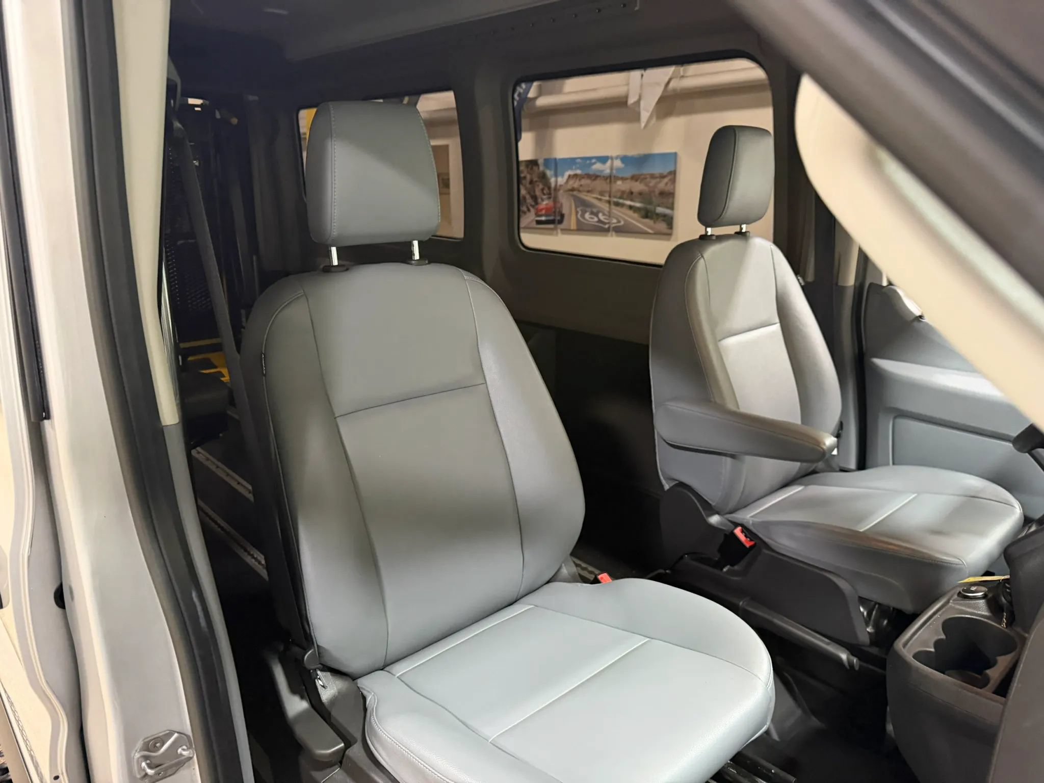 Used 2019 Ford Transit 250 148 Medium Roof RWD image 30