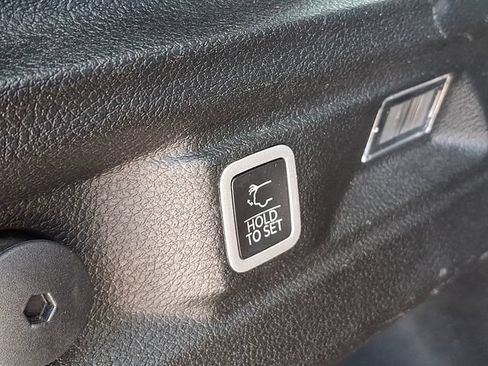 Used 2023 Jeep Grand Cherokee L Limited AWD/4WD image 30