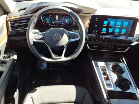 New 2026 Volkswagen Atlas SE FWD image 13