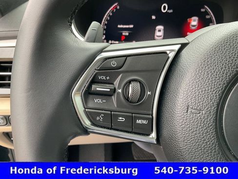 Used 2025 Acura MDX w/Technology Package image 35