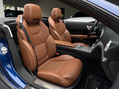 Used 2017 Mercedes-Benz SL 550 image 31