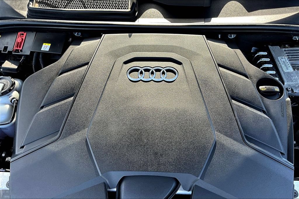 Used 2019 Audi Q8 Prestige w/ Adaptive Chassis Package AWD/4WD image 31