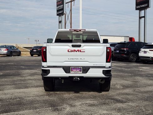 New 2026 GMC Sierra 2500 Denali image 8