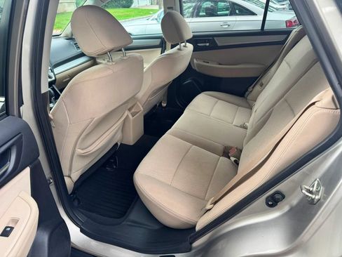 Used 2017 Subaru Outback 2.5i Premium w/ Popular Package #1 AWD/4WD image 8