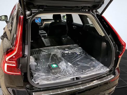 New 2026 Volvo XC60 T8 Ultra w/ Protection Package Premier image 7