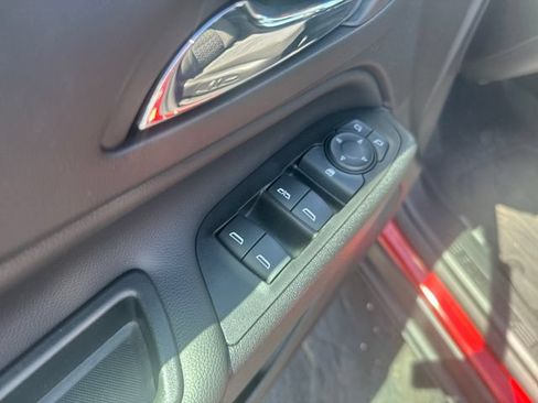 Used 2022 Chevrolet Equinox LT AWD/4WD image 13