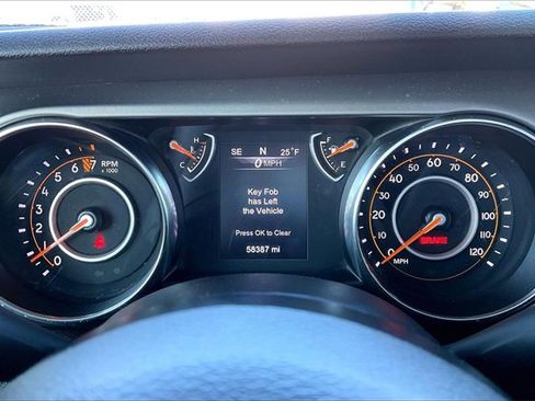 Used 2020 Jeep Gladiator Sport image 22