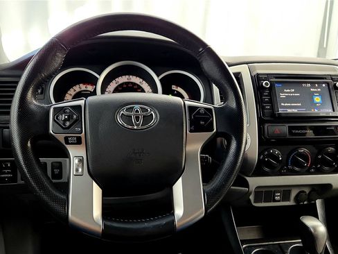 Certified 2015 Toyota Tacoma 4x4 Double Cab image 39