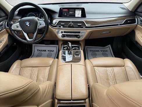 Used 2018 BMW 740e xDrive image 13