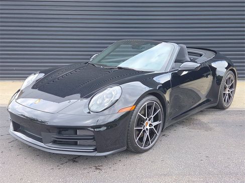 Used 2025 Porsche 911 Carrera image 6