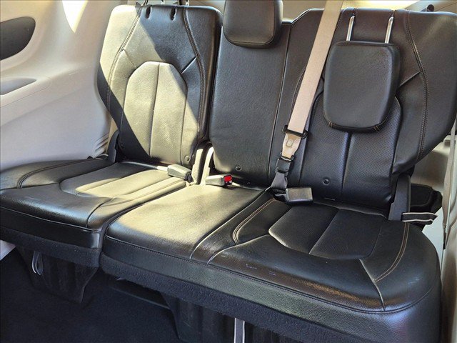 Used 2020 Chrysler Pacifica Touring-L FWD image 18