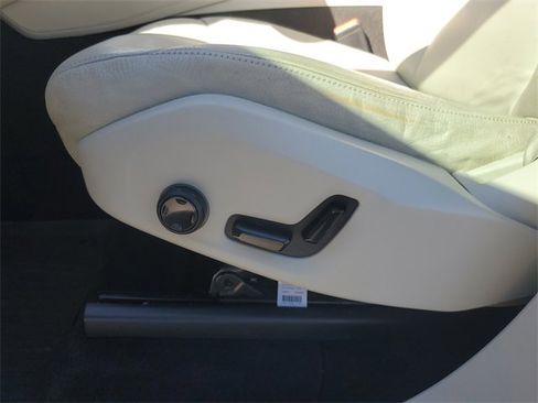 Used 2017 Volvo XC90 T5 Momentum w/ Vision Package image 15