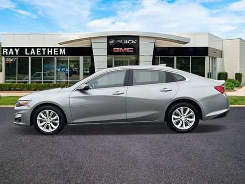 Used 2024 Chevrolet Malibu LT FWD image 2