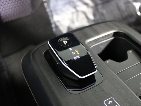 Used 2024 Nissan Ariya FWD image 19