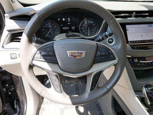 Used 2022 Cadillac XT5 Premium Luxury w/ Technology Package AWD/4WD image 15