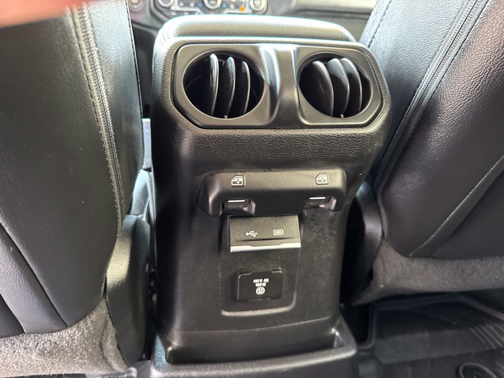 Used 2019 Jeep Wrangler Unlimited Sahara AWD/4WD image 15