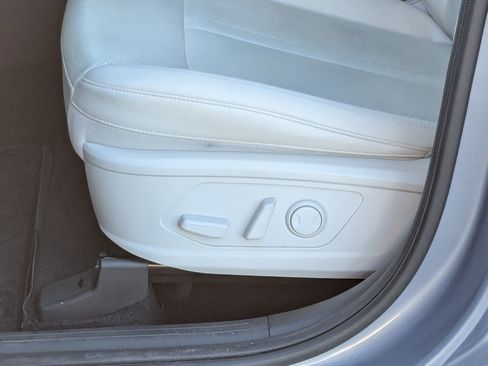 Certified 2023 Kia Sorento SX image 10