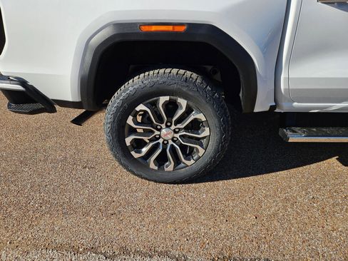 New 2026 GMC Canyon Denali image 28