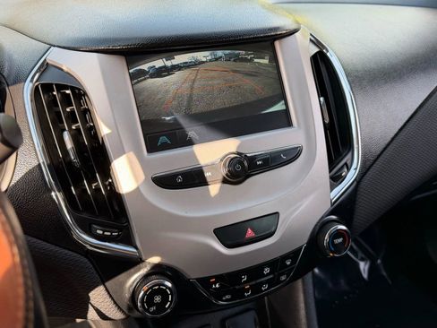 Used 2018 Chevrolet Cruze LS image 18