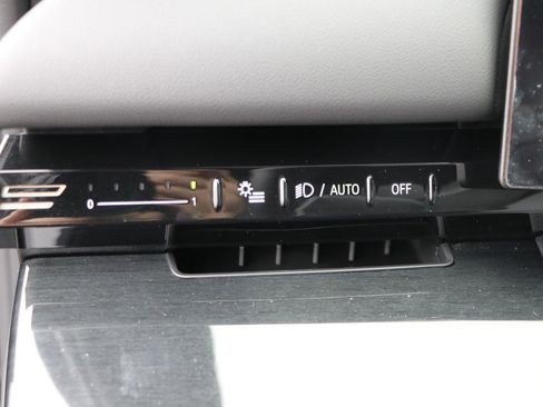 Certified 2025 BMW 530i 530i w/ Premium Package image 25