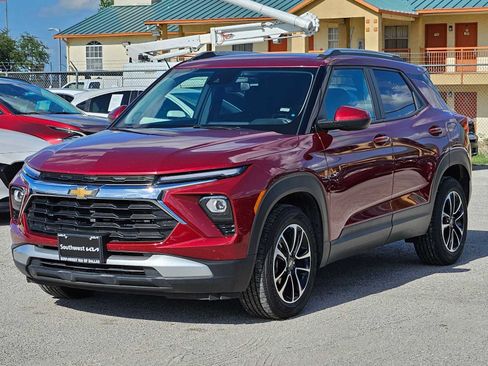 Used 2025 Chevrolet TrailBlazer LT FWD image 10