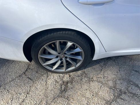 Used 2017 Alfa Romeo Giulia Sprint w/ Cold Weather Package image 10