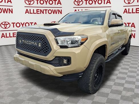 Used 2016 Toyota Tacoma TRD Sport w/ Premium & Technology Package AWD/4WD image 3