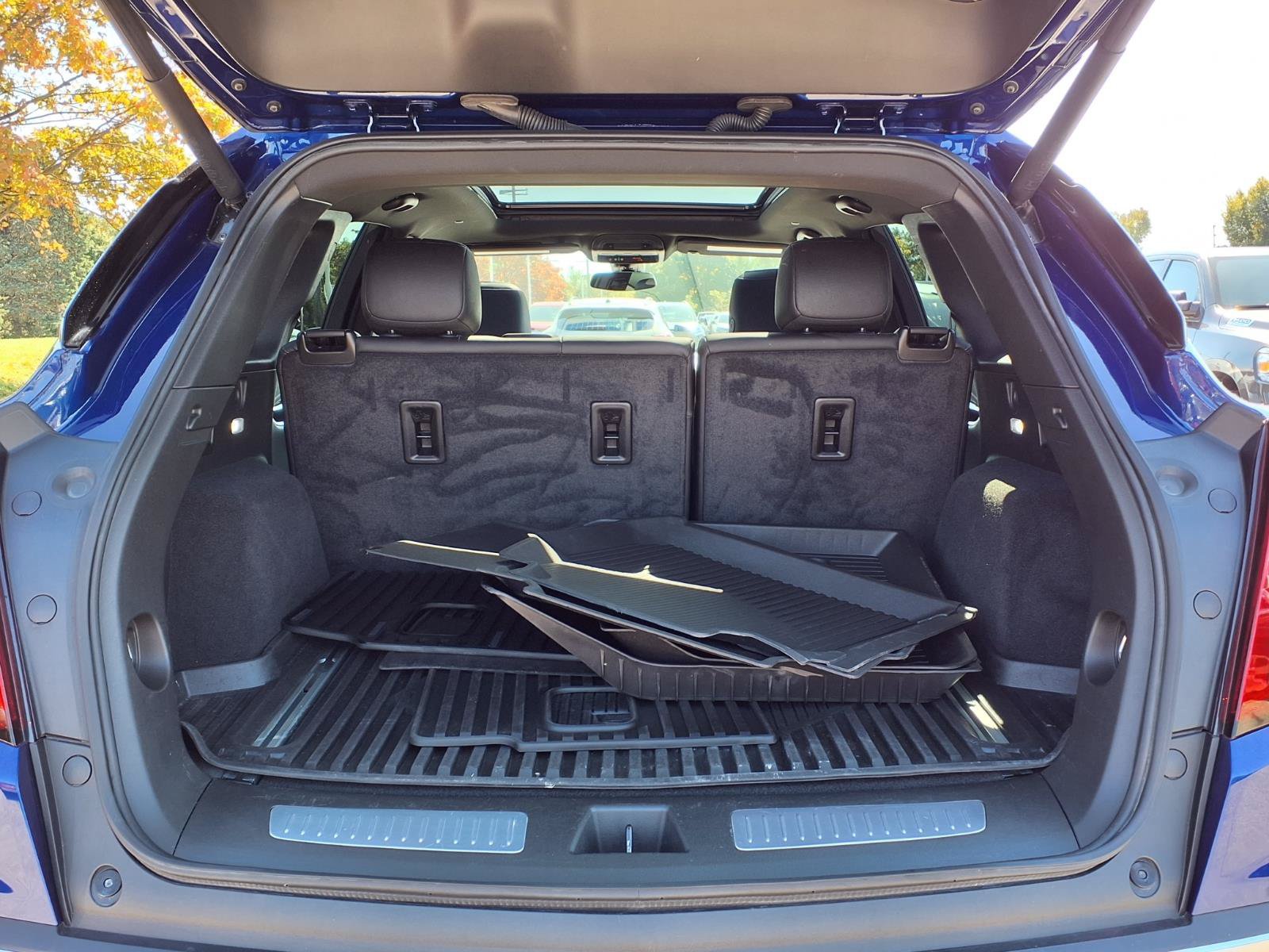 Used 2024 Cadillac XT5 Premium Luxury w/ LPO, Floor Liner Package AWD/4WD image 11