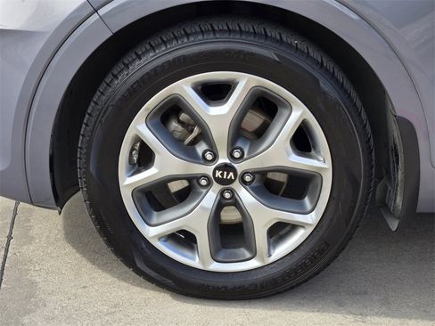 Used 2020 Kia Sorento SX image 17