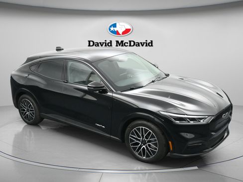 Used 2025 Ford Mustang Mach-E Premium AWD/4WD image 35