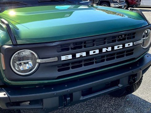 Used 2023 Ford Bronco Black Diamond w/ Sasquatch Package image 31