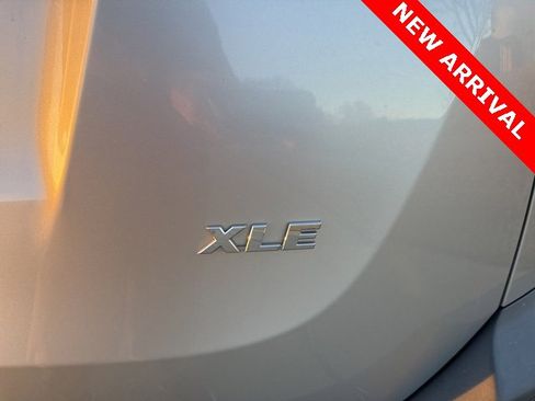 Used 2013 Toyota RAV4 XLE image 11