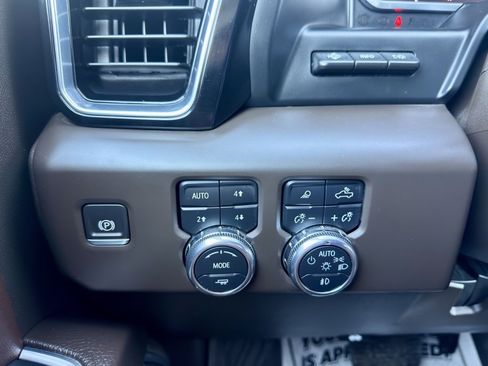 Used 2024 GMC Sierra 2500 Denali w/ Denali Reserve Package image 18